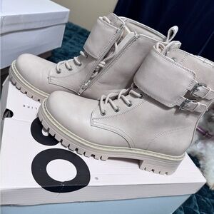 SO Women's Cream Combat Boots